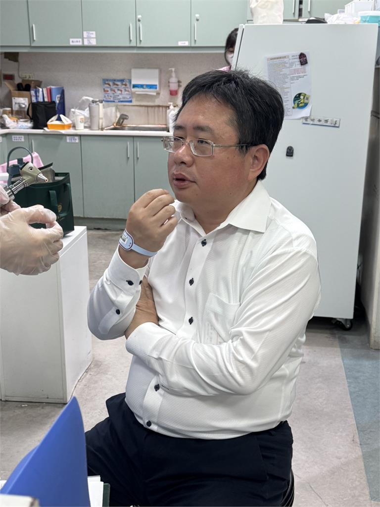 快新聞／太惡劣！矢板明夫遭黑衣男痛毆「臉部濺血」　台中警：調監視器全力追查中