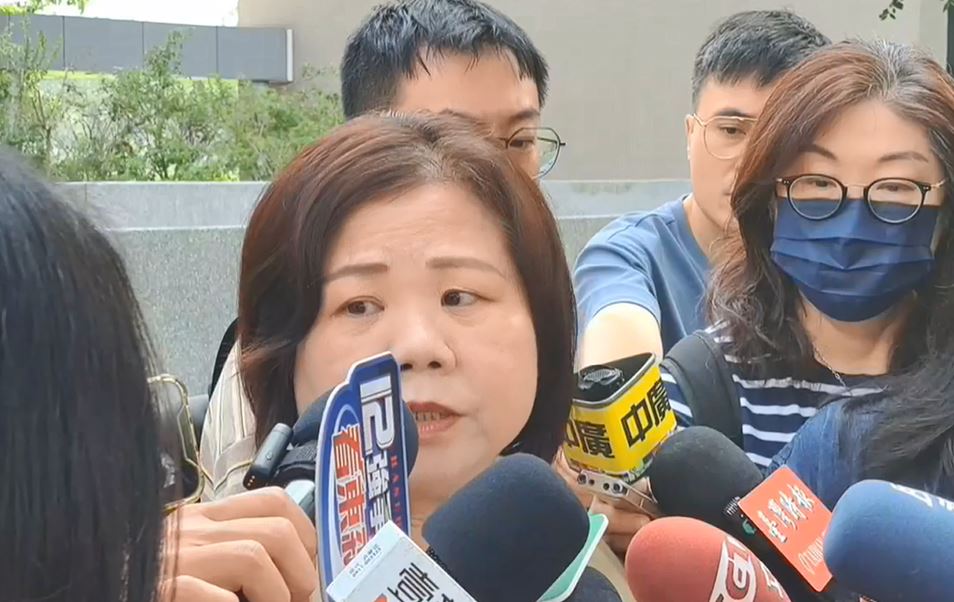 謝宜容愛向上管理? 送許銘春名牌絲巾? 許銘春否認:真的沒有