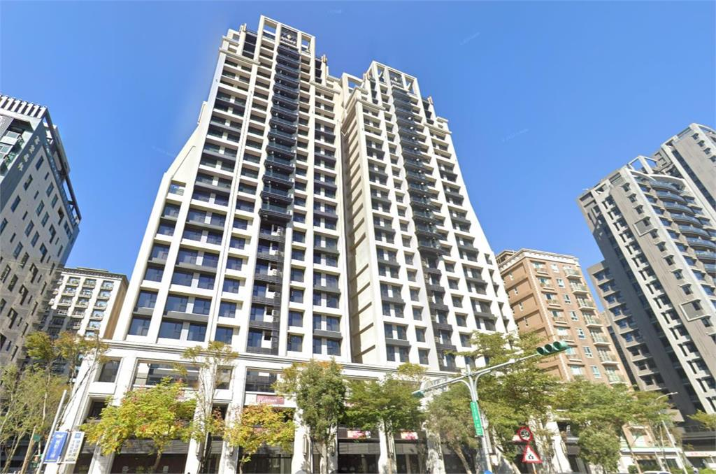 李洋捐千萬獎金「竟高達存款3成」!4年買2房「背債3000萬」財產申報曝