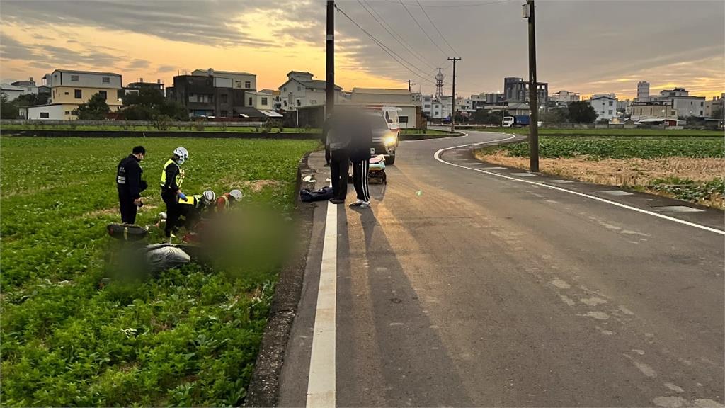 年前悲劇！　老夫妻騎車雙載摔落田夫死妻重傷