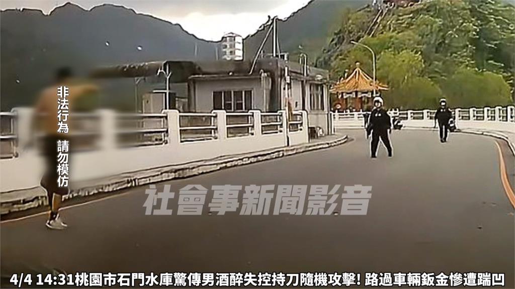 半裸男風景區亂揮鐮刀還踹車　警逮到人了！嫌稱因為這原因