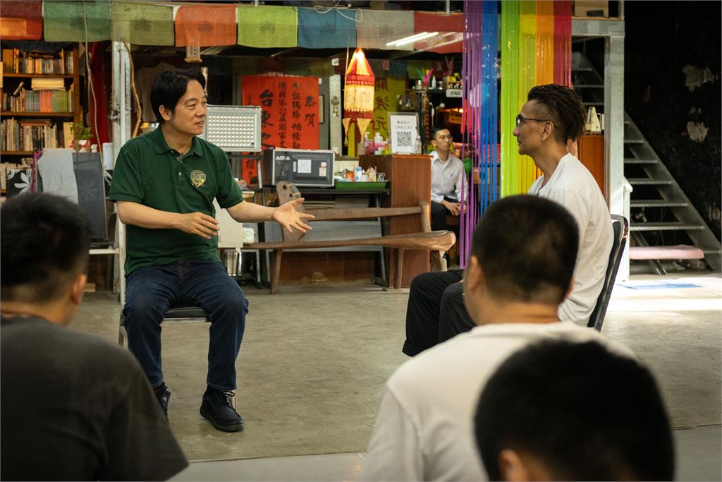 快新聞/拜訪台東布拉瑞揚舞團 賴清德大秀舞技與舞者「肢體交流」