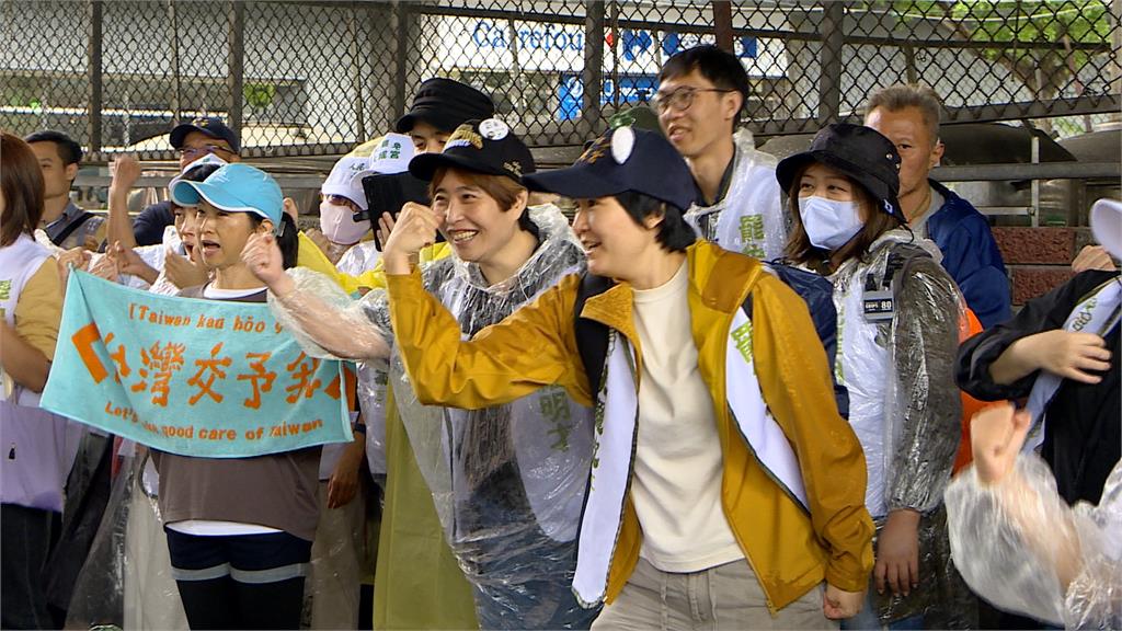 回敬羅明才!罷團「拔羅波遊行」大跳蘿蔔蹲
