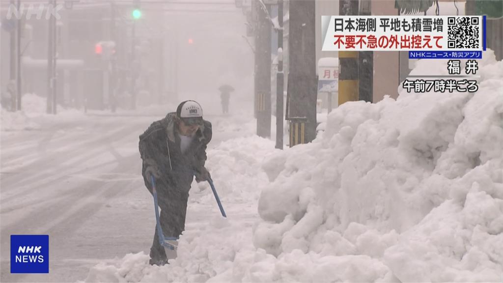 日本新潟降大雪　滋賀縣車輛卡公路一度回堵