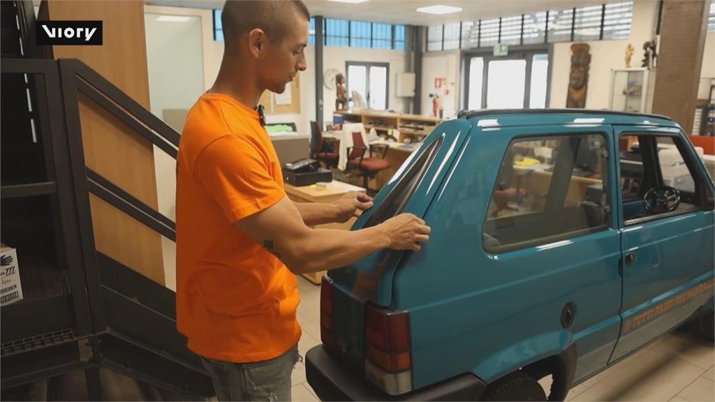 義大利車迷打造全球最窄車! 「車寬只有50公分」超吸睛