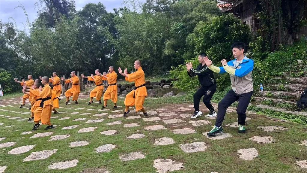 中國少林寺武僧「低調現身」竟是吳奇隆!離台近況震撼流出…網驚:出家了