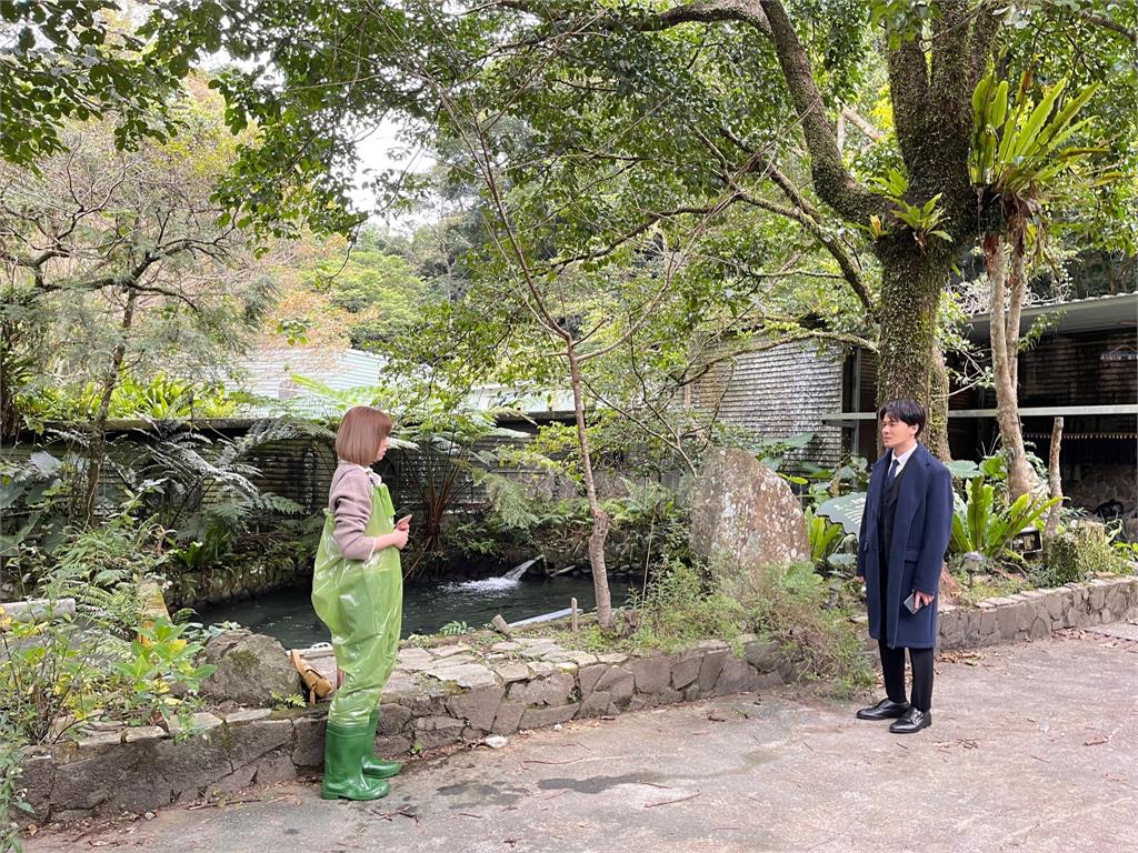 王瞳7度穿青蛙裝下水進魚池工作!黃文星得知身世將改頭換面演出