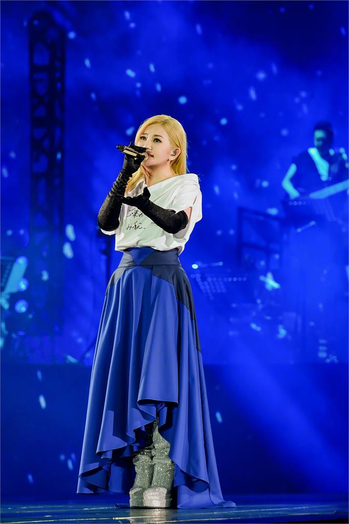 川普出手捉馬杜洛！中國禁播秒梁靜茹〈可惜不是你〉震撼原因曝光…網看傻：也太玻璃