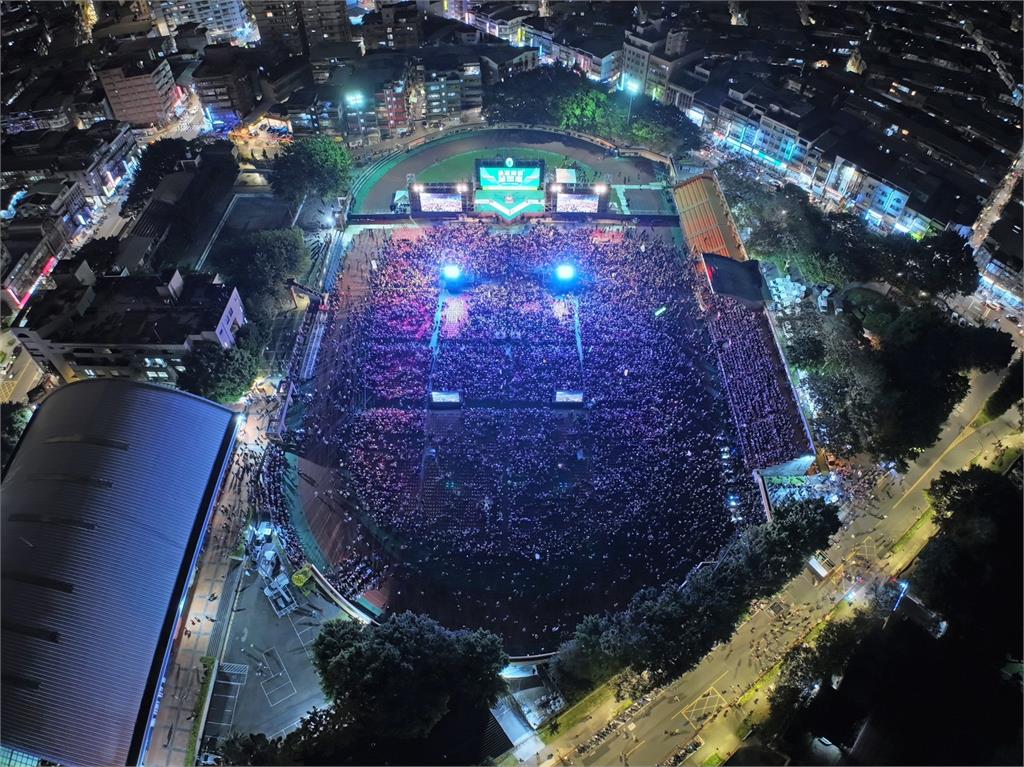 LIVE／賴清德蕭美琴「迎向勝利選前之夜」　現場擠爆逾15萬人！線上也有15萬人