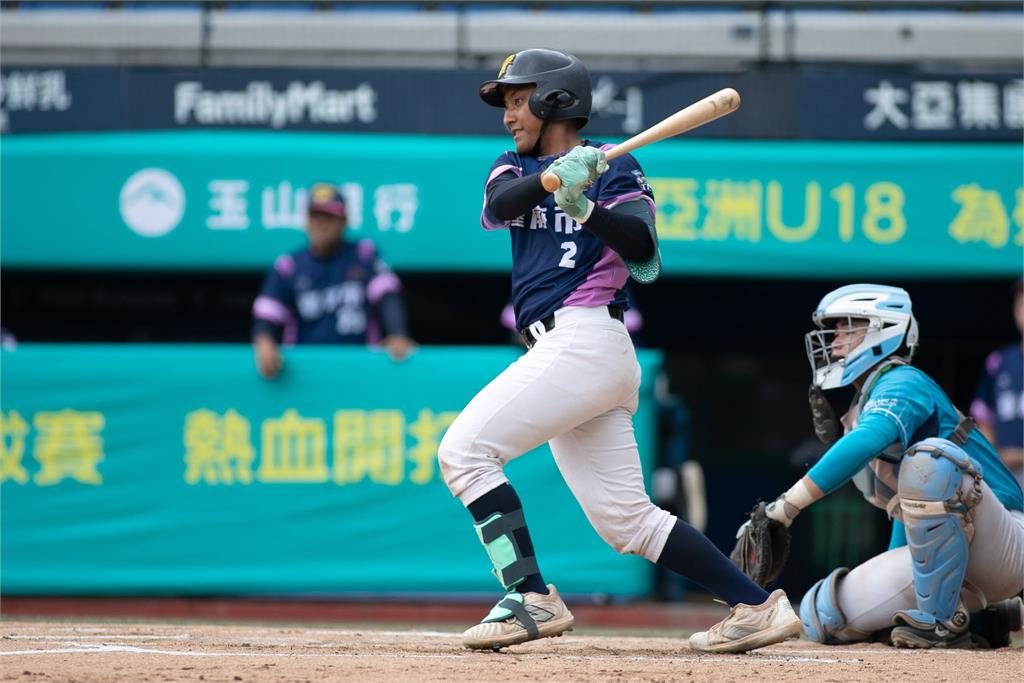玉山盃(影)／3局下猛灌5分大局！新北市10：4大勝台南市勇闖冠軍戰