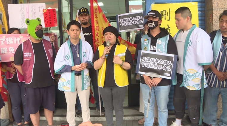 苗栗罷藍二階還缺4千份 台中罷團陸空戰齊發協助