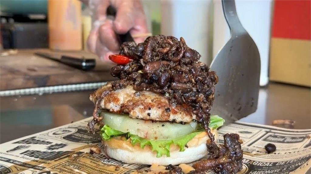 台南隱藏美食！虱目魚腸豬肉堡　每天限量秒完售