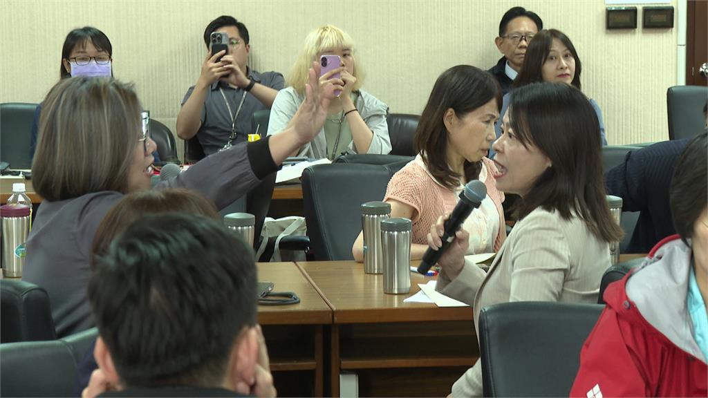 藍白頻打斷、發言內容大離題 反戒嚴公投協商破局