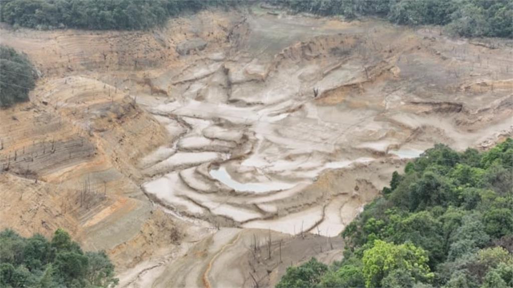 雨都也缺水?基隆「1水庫」渴爆快乾到見底 民眾驚:43年從來沒看過
