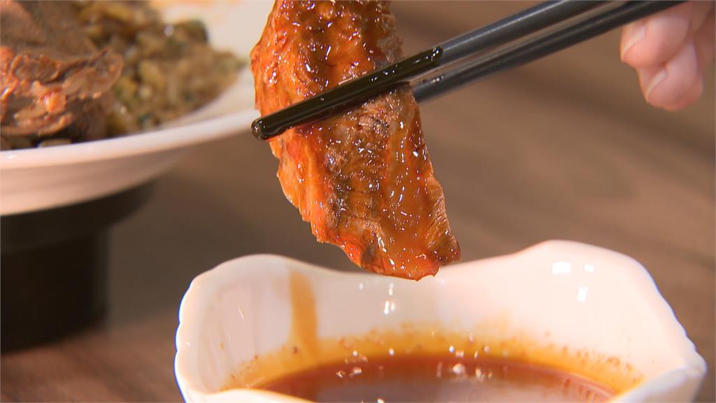 泰國香米炒飯結合滷牛腱心　一口吃到粒粒分明、軟嫩口感