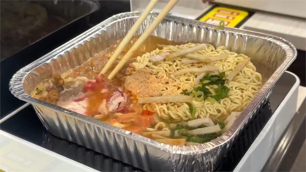 無人拉麵店吃霸王餐！偷零錢筒、發票箱　老闆嗆