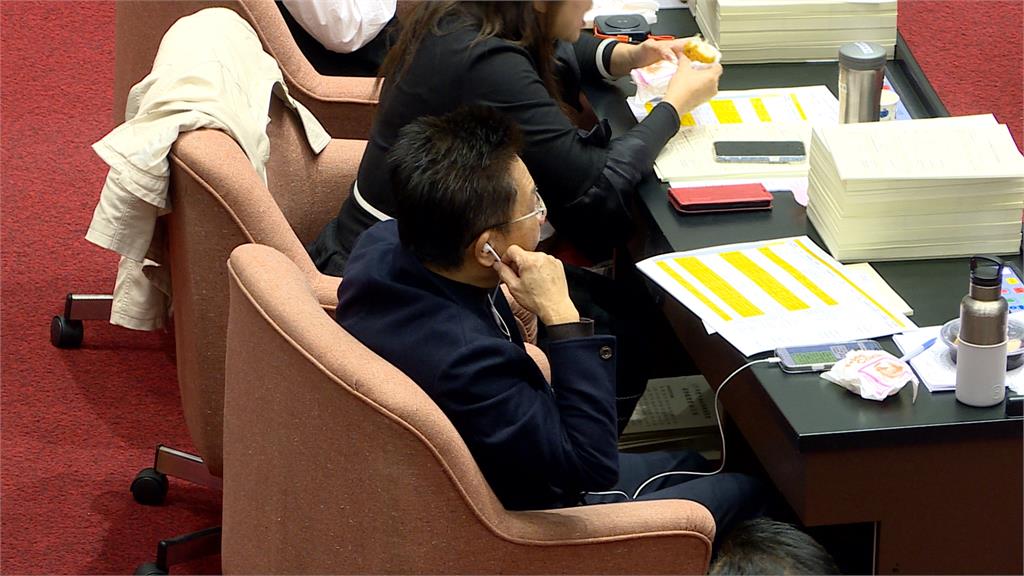吳春城「壯世代」被控未利益迴避 吳靜怡大酸:比屯田計畫還偉大
