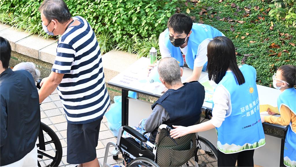 暑假最易鬧血荒！捐血車開進商場　號召民眾挽袖救人