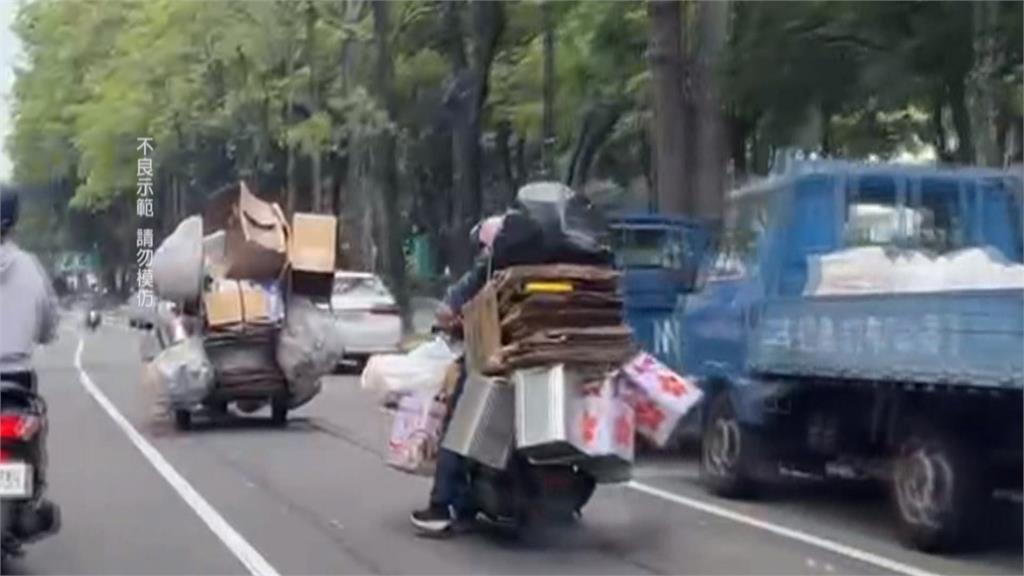台中婦騎車綁「大量回收物」上路　民眾驚：是移動城堡！警方這樣說