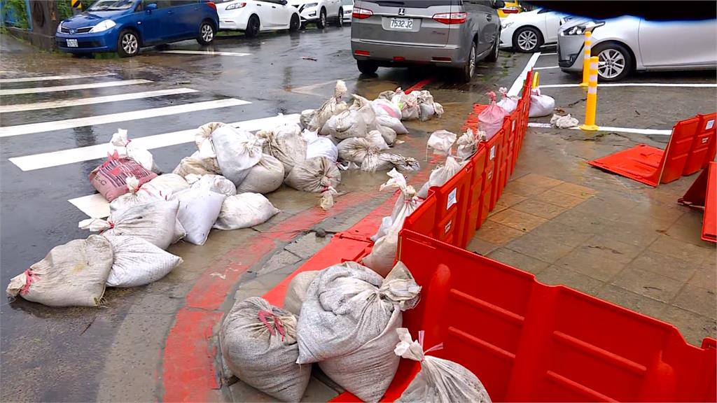 山陀兒雨彈炸基隆! 維德醫院淹水一度達「小腿肚」