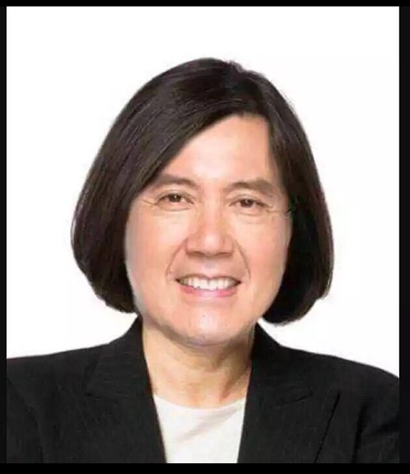 糗!羅智強質詢投影片出錯 把蔡英文寫成「蔡英九」