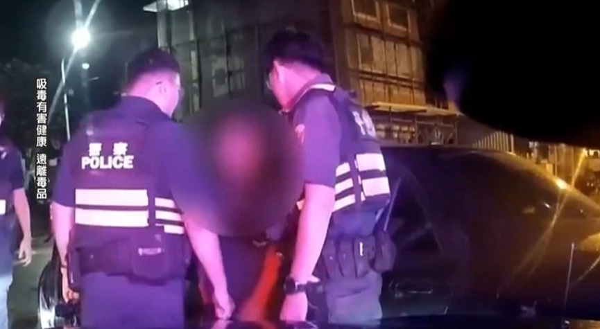 又是毒駕! 逢甲商圈轎車連撞4機車 苗栗無照駕駛撞警車