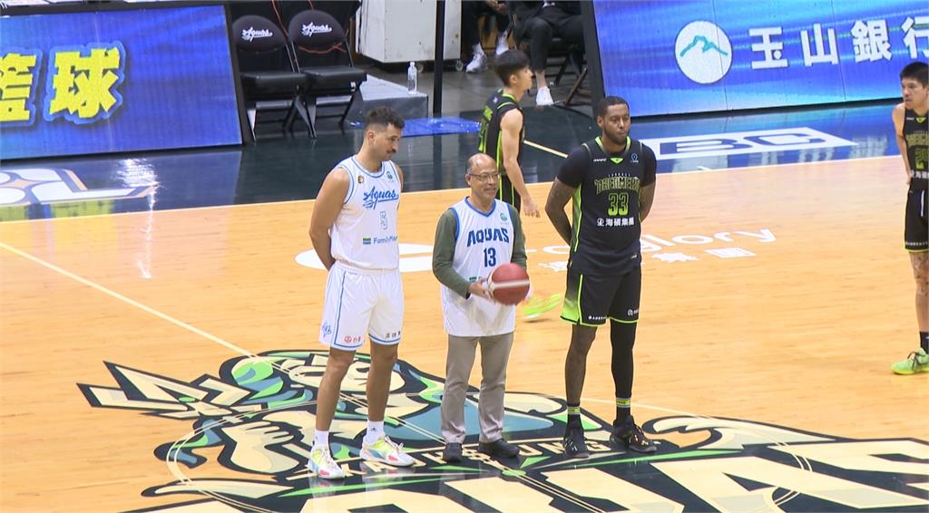 宣導反詐騙　銀行攜手職籃辦活動設反詐遊戲攤位