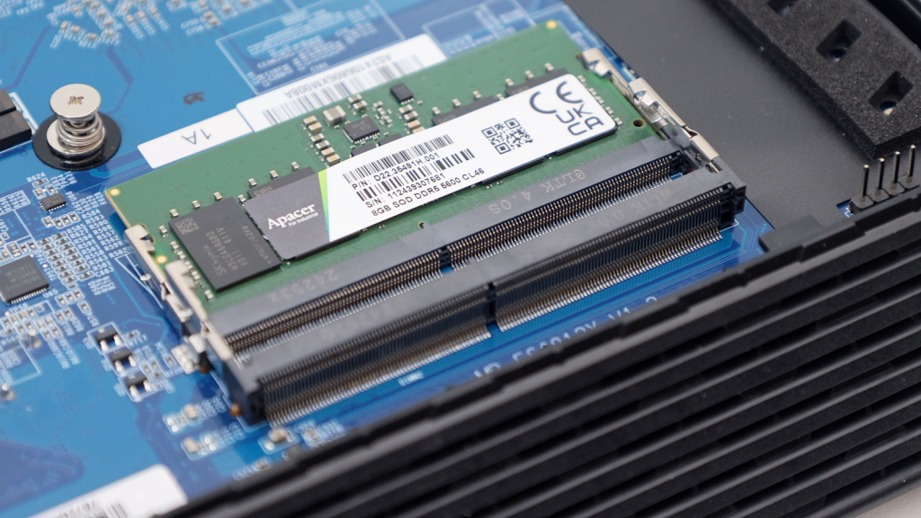ASUSTOR FS68 系列依舊一支獨秀　12 支 M.2、雙 USB4、雙 10GbE、PCIe Gen4