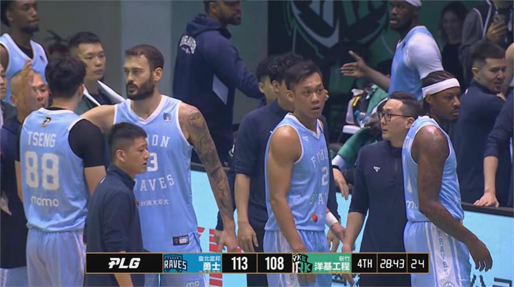 PLG(影)/43歲「野獸」林志傑得最高19分!率勇士117:108擊敗洋基工程