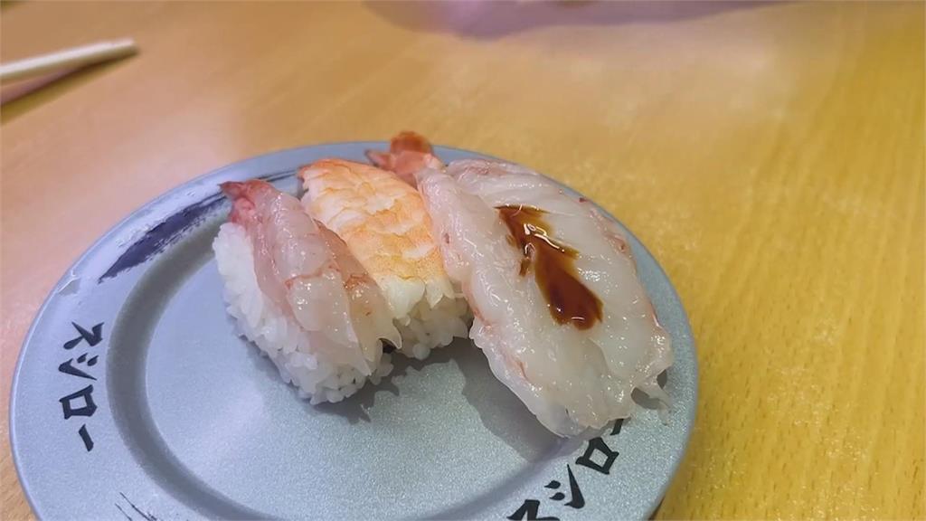 迴轉壽司又遭惡搞 男童狂摸迴轉餐盤畫面全都錄