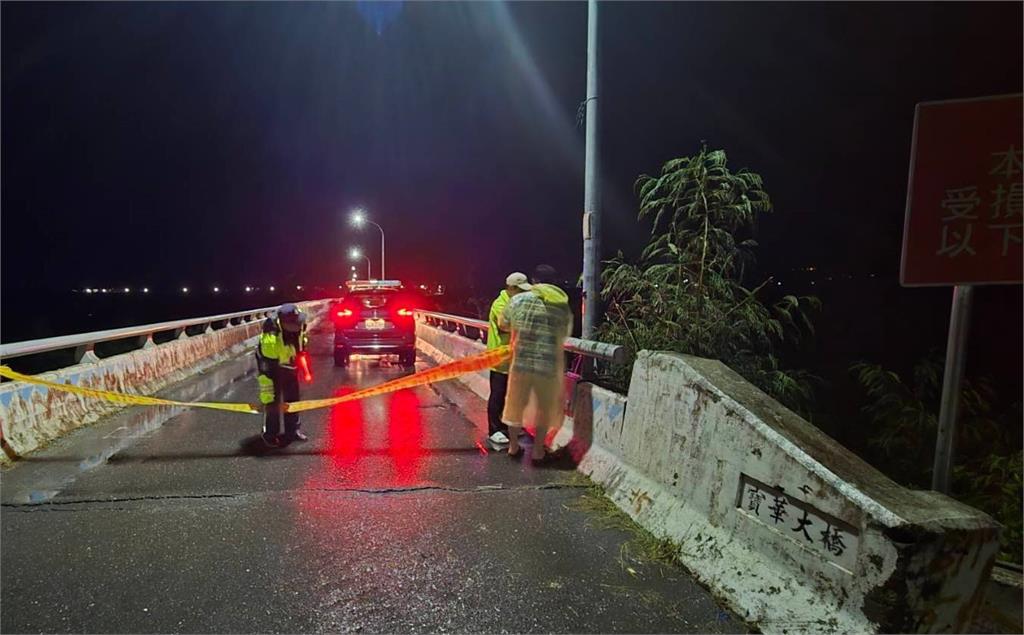 薇帕雨彈炸!台東南橫下馬路段坍方 花蓮多線道淹水封閉、民宅淹水