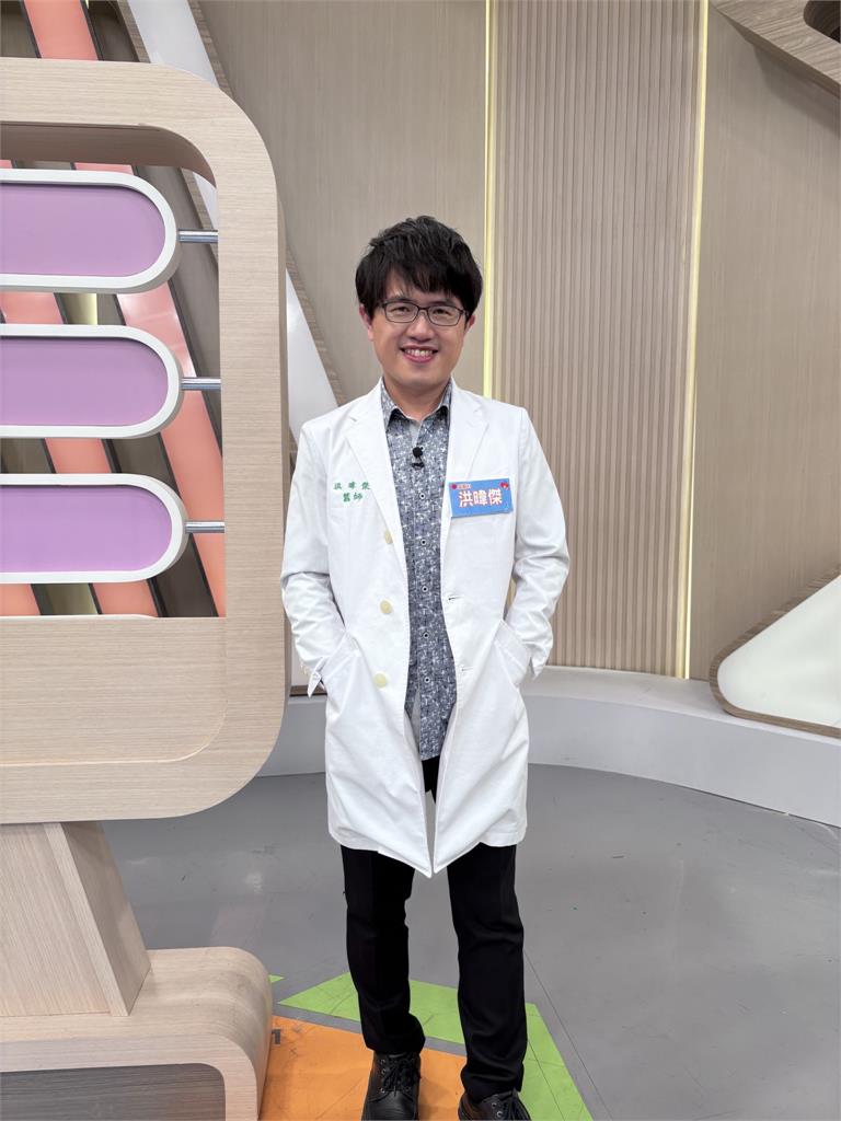 王思佳穿搭亮片沒在怕!當媽後皮膚易發癢、小孩還摳掉裝飾品