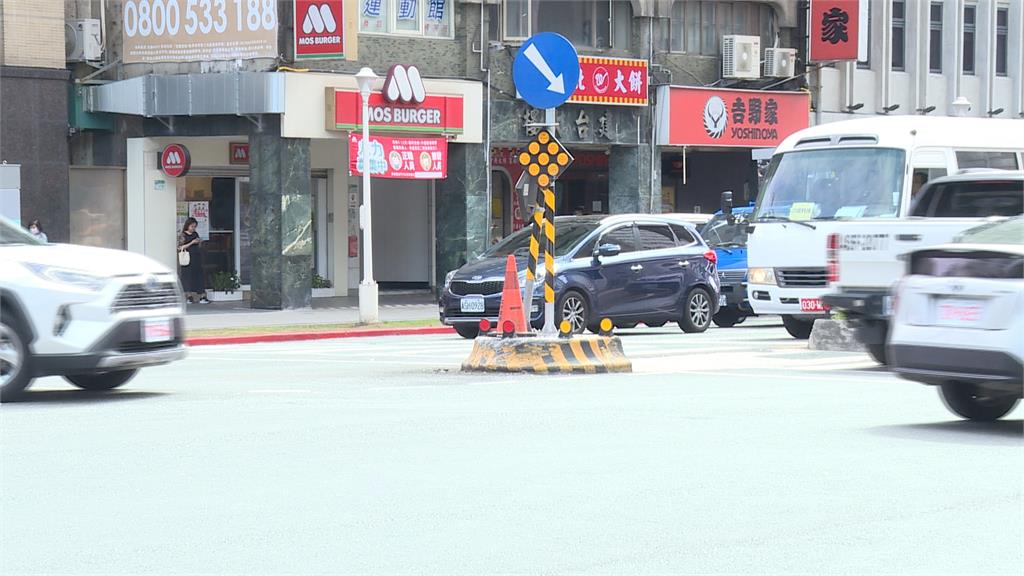 獨家!設置庇護島降低行人事故 卻成駕駛自撞意外「大陷阱」