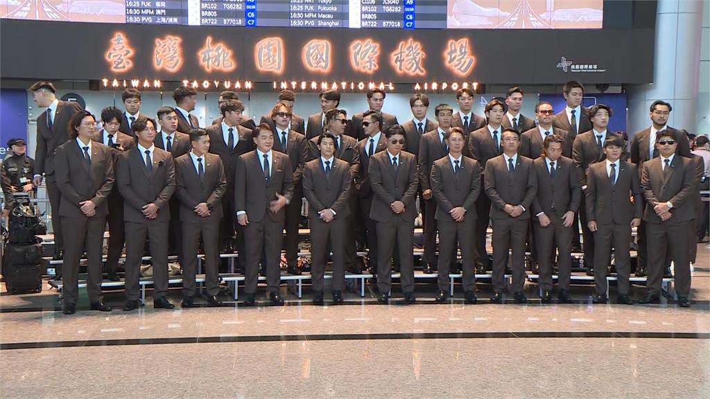 糗到爆!國民黨蹭棒球熱 AI圖片「林昱珉變右投」