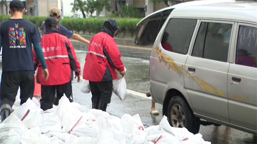 強颱樺加沙直撲台東！　台鐵宣布南迴線午後「全面停駛」