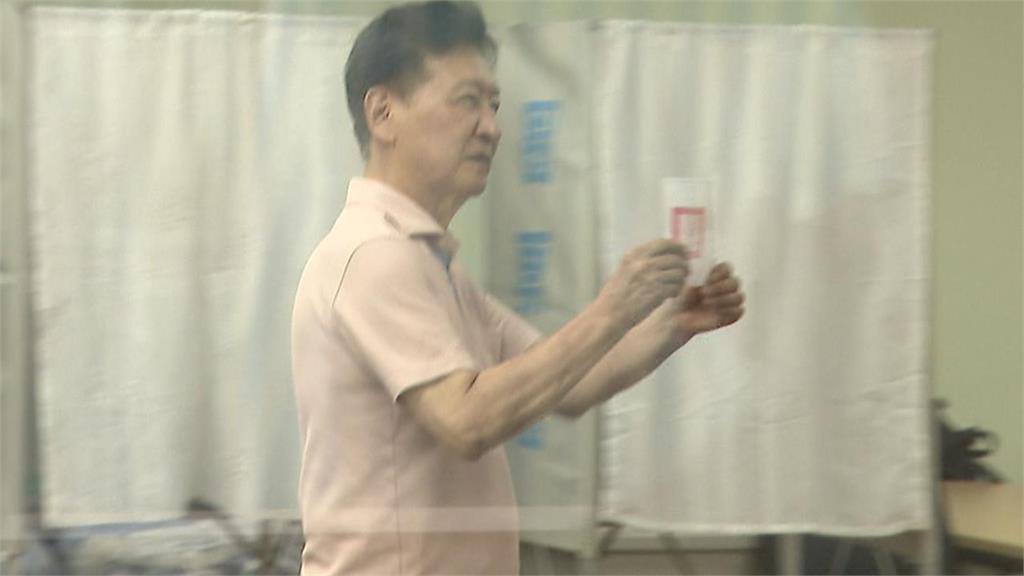 趙少康7月開心亮票「涉違反選罷法」！突當庭認罪請求從輕量刑