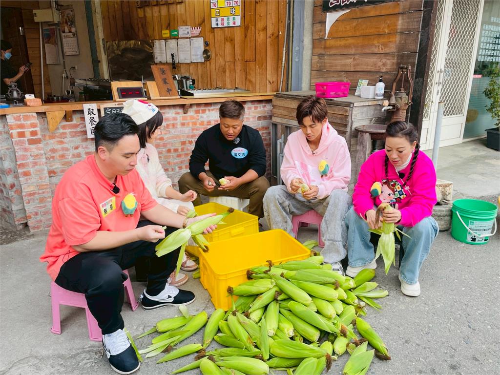 《綜藝新時代》體驗玉米職人!阿翔變人肉靶子慘遭掃射