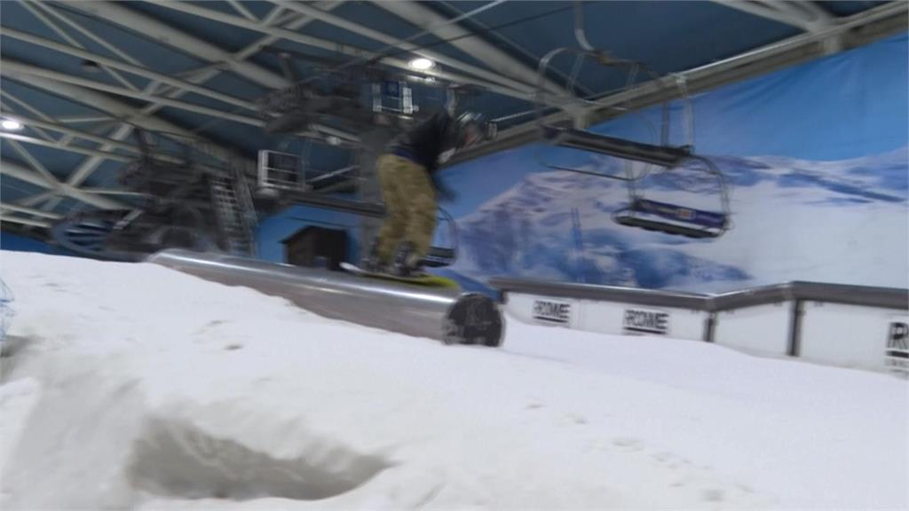 西班牙夏季飆高溫 購物中心滑雪場成避暑勝地