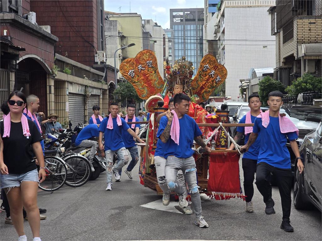 隱身中崙市場頂樓媽祖廟  建宮35週年繞境祈福
