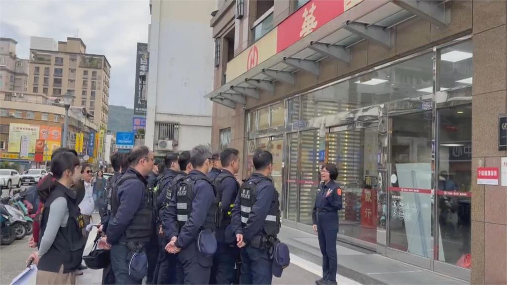 波麗士明星臉！　美女警激似張鈞甯、暖警撞臉蔣萬安