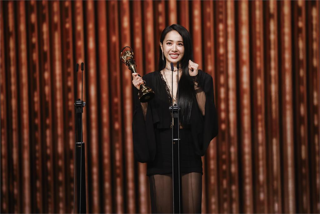 金曲37／蔡依林時隔19年二度封「金曲歌后」！上台謝團隊　抖喊：完全沒想到…