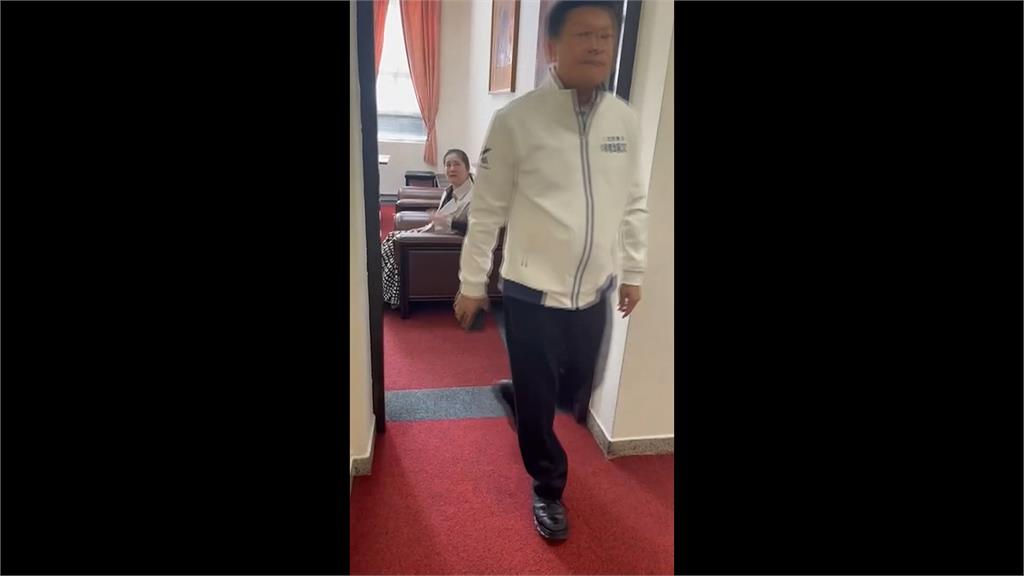 見笑轉生氣?選罷法闖關失敗 傅崐萁飆罵議事人員