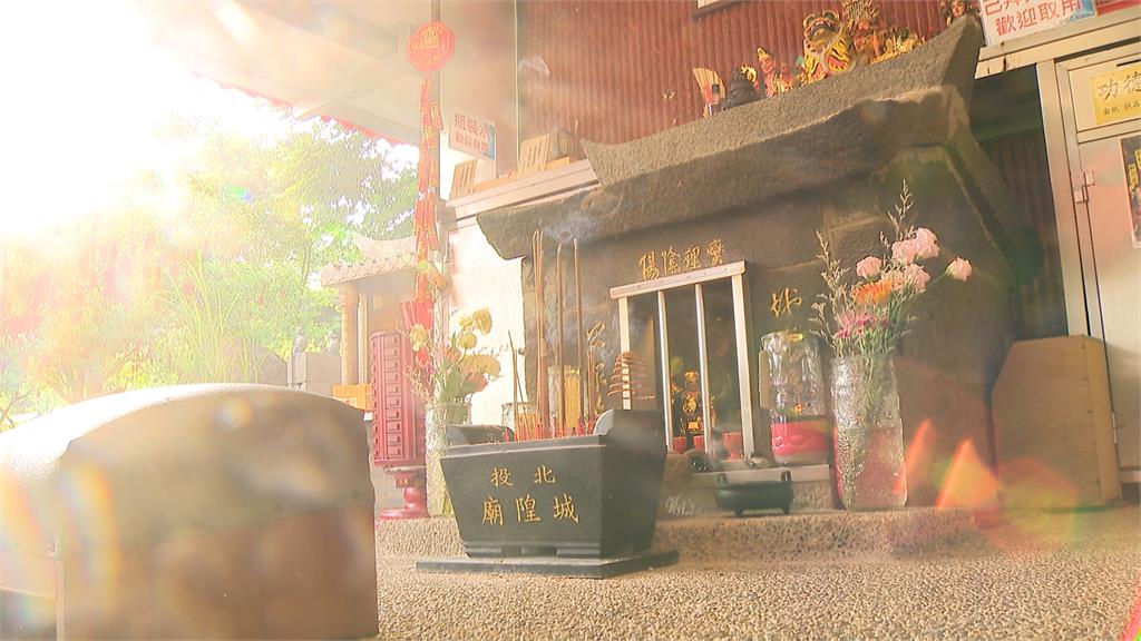全台最小城隍廟！　北投迷你城隍廟「開光雞」超吸睛