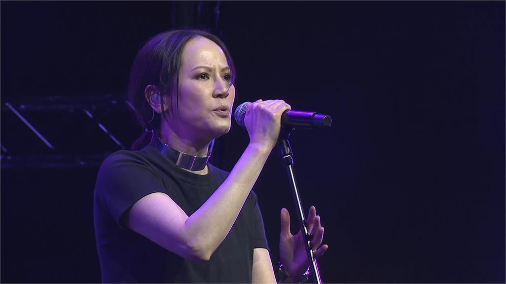 楊乃文開唱揭亞洲音樂節序幕！　告五人驚喜合體瑪莎嗨翻全場