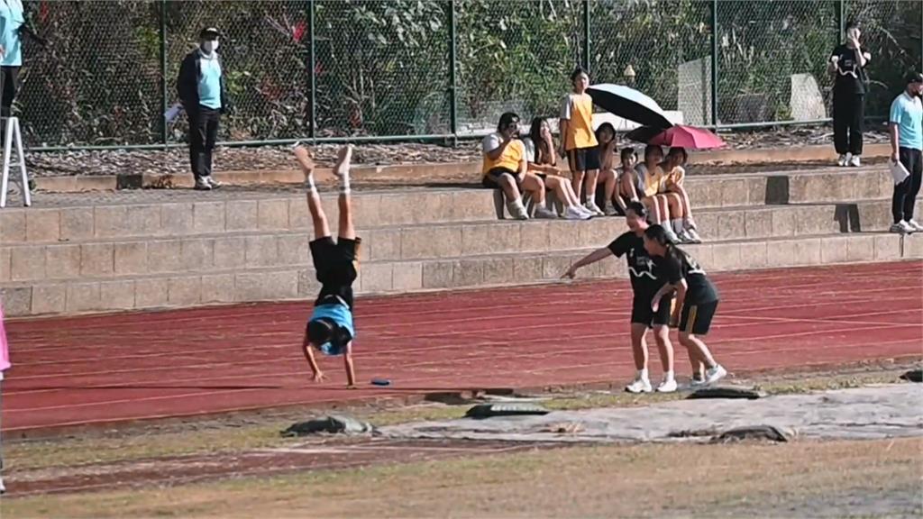 大隊接力「空翻」接棒　嘉義國中校慶舞蹈班超強