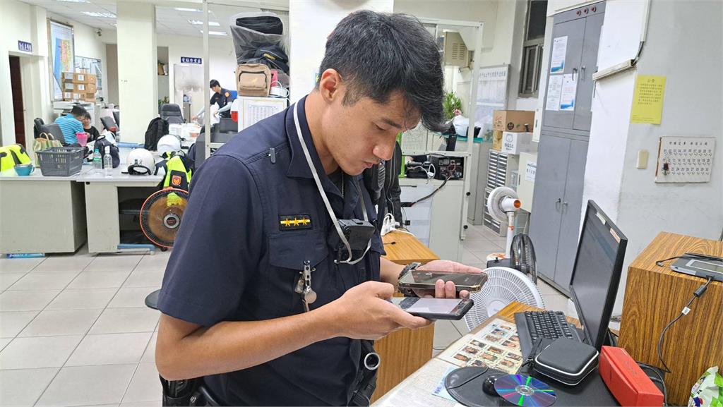 日本遊客掉手機!員警上網翻譯通知取回