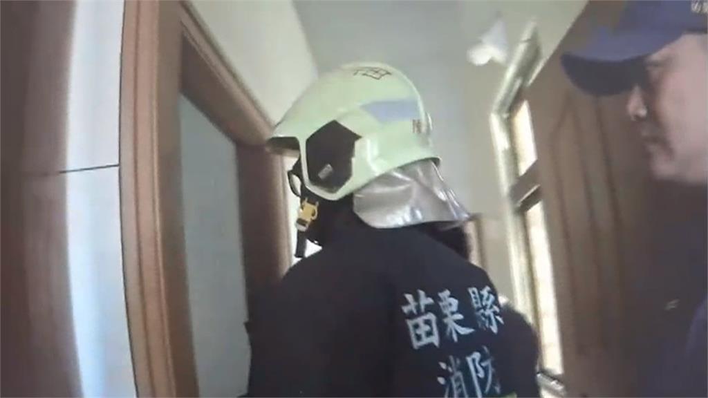 8旬母倒臥住家地板門反鎖 女兒報警破門即刻救援