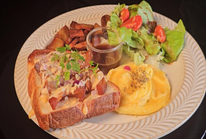 排球校隊主攻手回鄉創業　古早味爌肉法式吐司打響招牌