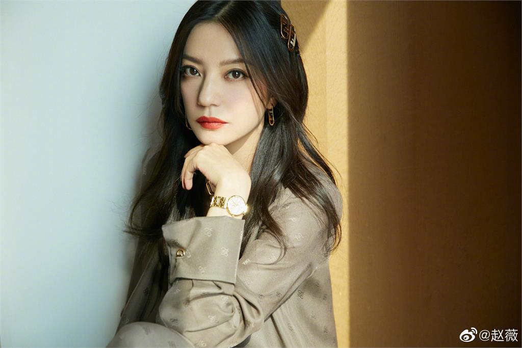 校園女神竟是趙薇15歲愛女!「瓜子臉+翹睫毛」SSR神顏全曝光