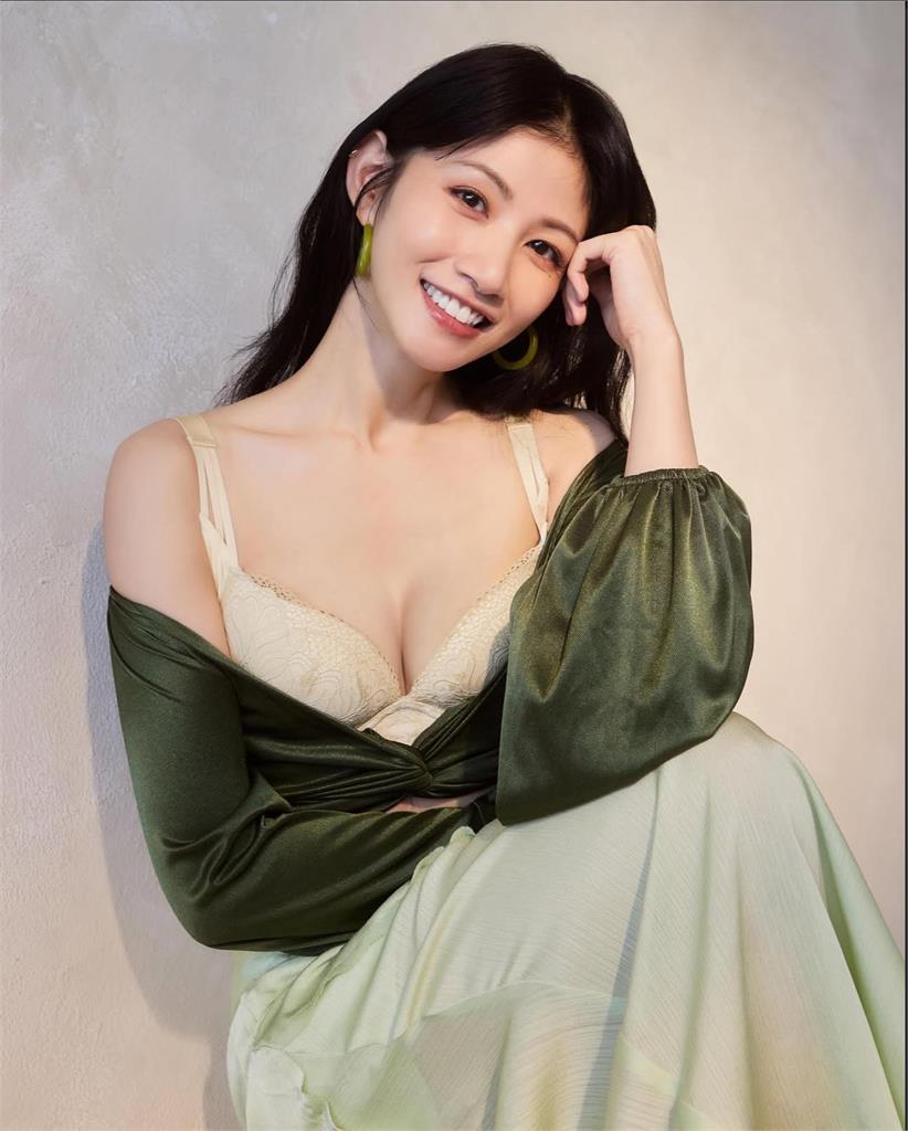 李千娜內衣外穿尺度爆表!火辣寫真照網瘋傳:像是沒生過!